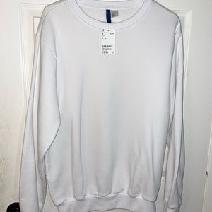 White H&M white crew neck